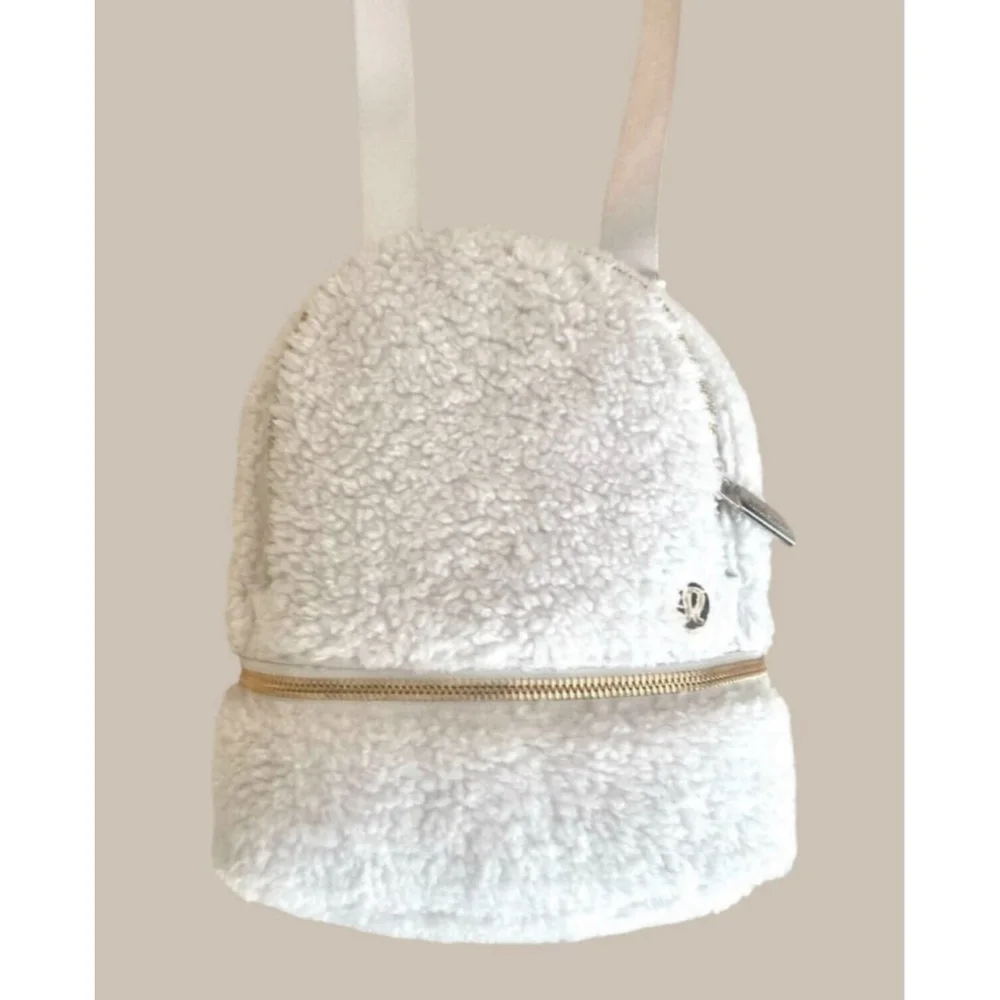NWT Lululemon City Adventurer Microfleece Backpack 3L opal white/ gold - Picture 10 of 12